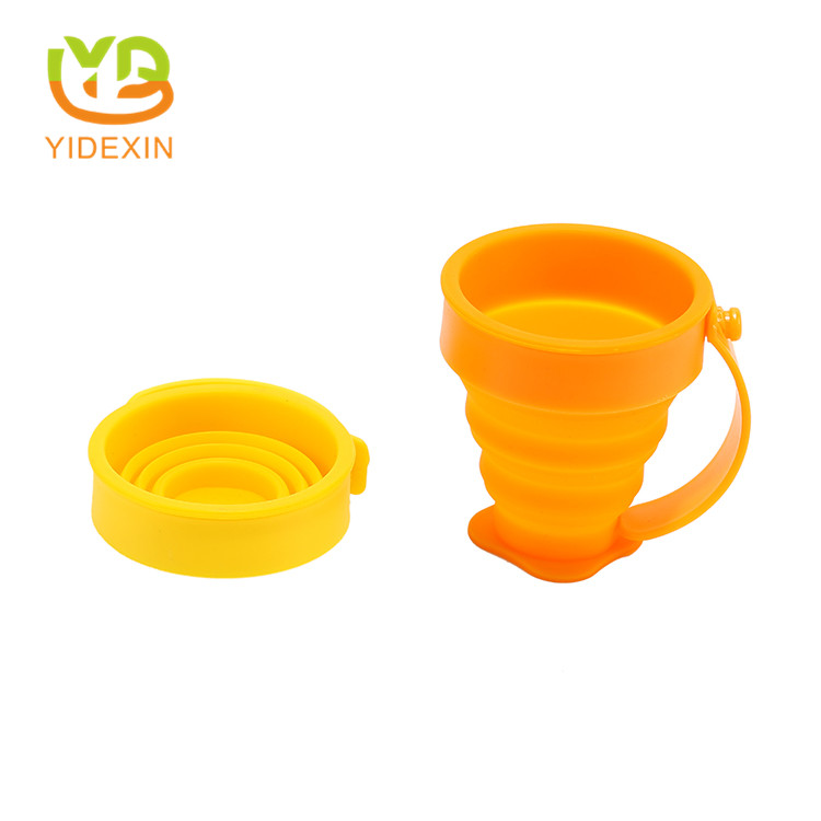 silicone collapsible cup with plastic handle